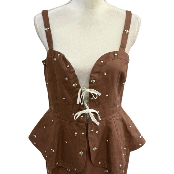 Fanm Mon Helaina Floral Embroidered Bow Front Sweetheart
Neck Peplum Mini Dress - Picture 4 of 16